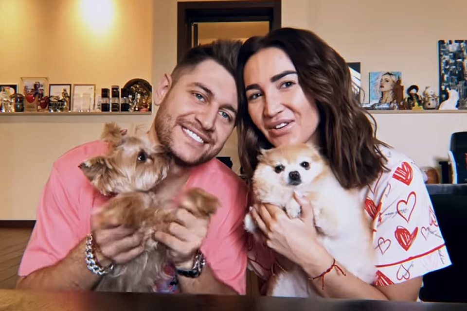 Кому изоляция, а кому лайки: топ-10 песен про коронавирус