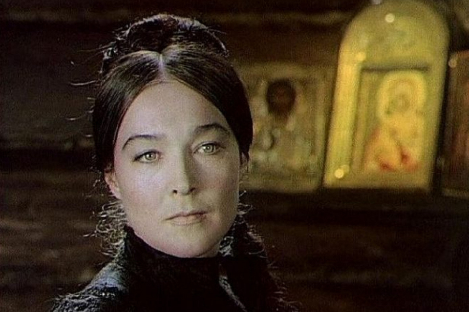 Психбольница, смерть от руки сына: страшная судьба актрисы Александры Завьяловой из «Тени исчезают в полдень»