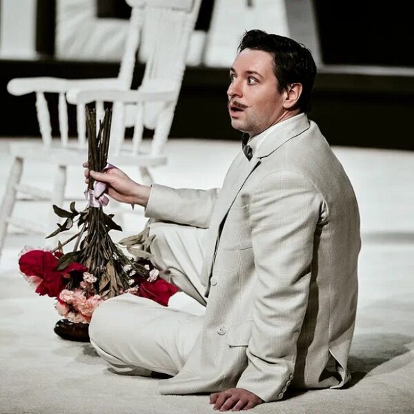 Спектакль «Человек и джентльмен» в театре Пушкина