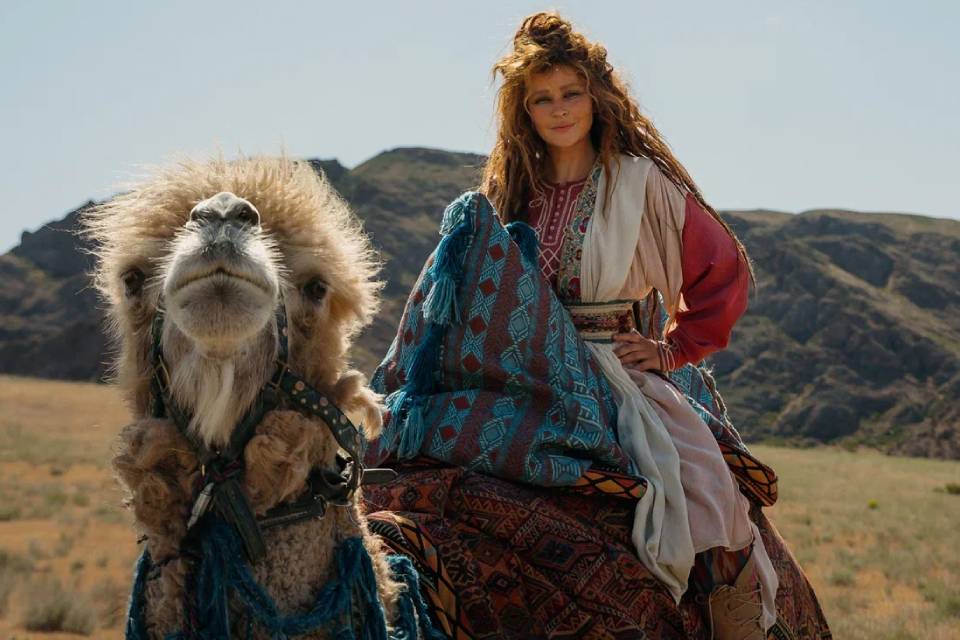 «Новогодняя битва» фильмов или ведьма Светлана Ходченкова против «бабы-яги» Юлии Пересильд: что посмотреть в праздники в кино