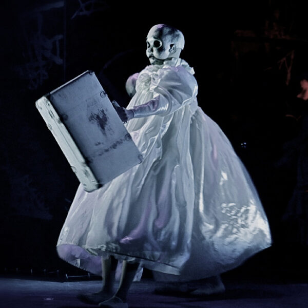 Спектакль «Большой маленький дом» в Театр.doc