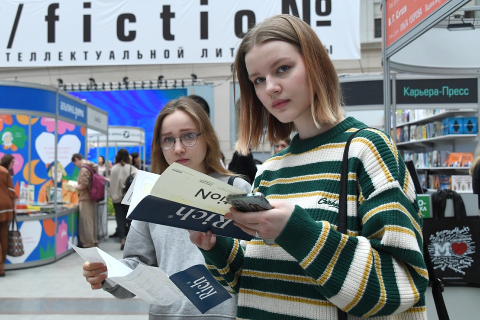 Путеводитель по выставке non/fiction в Гостином дворе: все, что вы хотели знать о ракоскорпионах, пришельцах и оливье