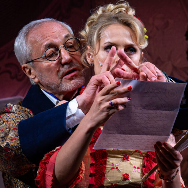 Спектакль «Доходное место» в Театре Сатиры