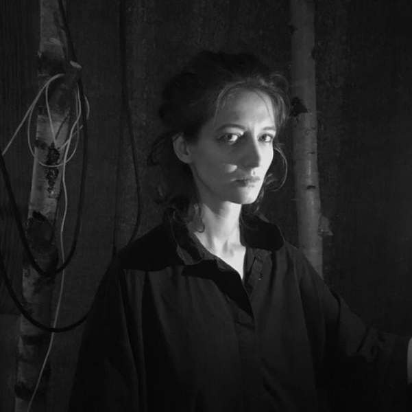 Выставка «Лес паутины» Александры Гарт