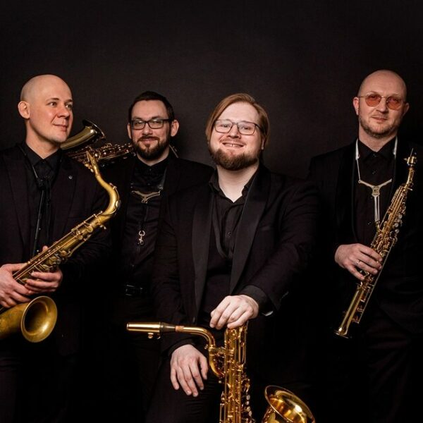 Концерт «2Х2 Saxophone Orchestra. Романтическая коллекция и музыка Голливуда»