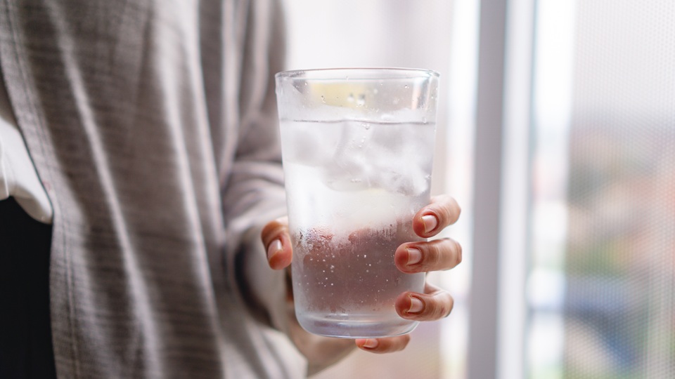 Зуб реагирует на холодное и горячее