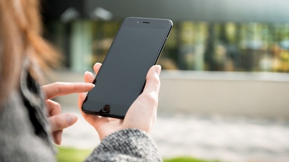 Лучшие смартфоны с мощным аккумулятором 2023 года