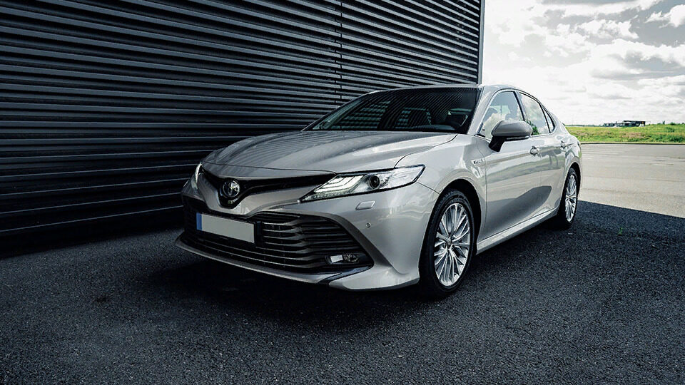 12 лучших седанов в 2025 году