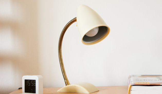 Настольная лампа