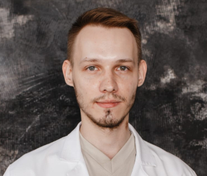 Евгений Тихонов