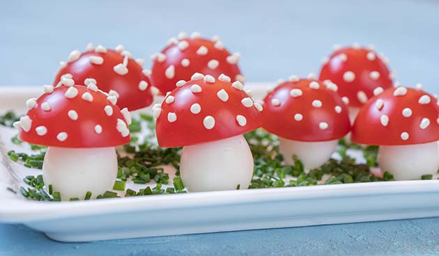 Фаршированные яйца «Мухоморы»