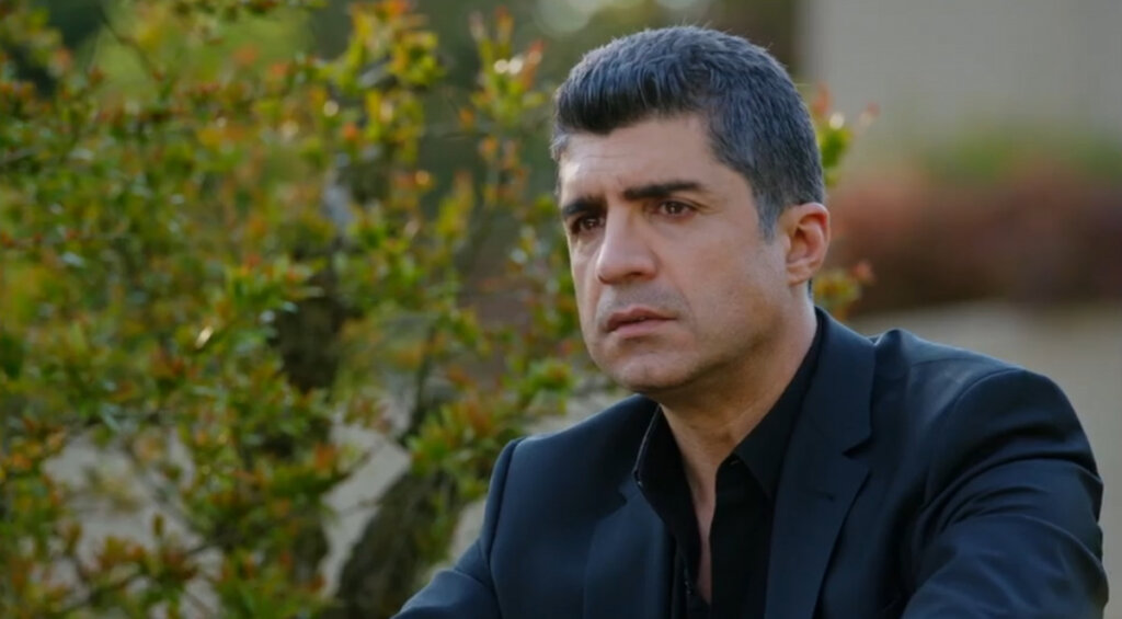 Судебные разбирательства о домашнем насилии поставили под угрозу карьеру Озджана Дениза