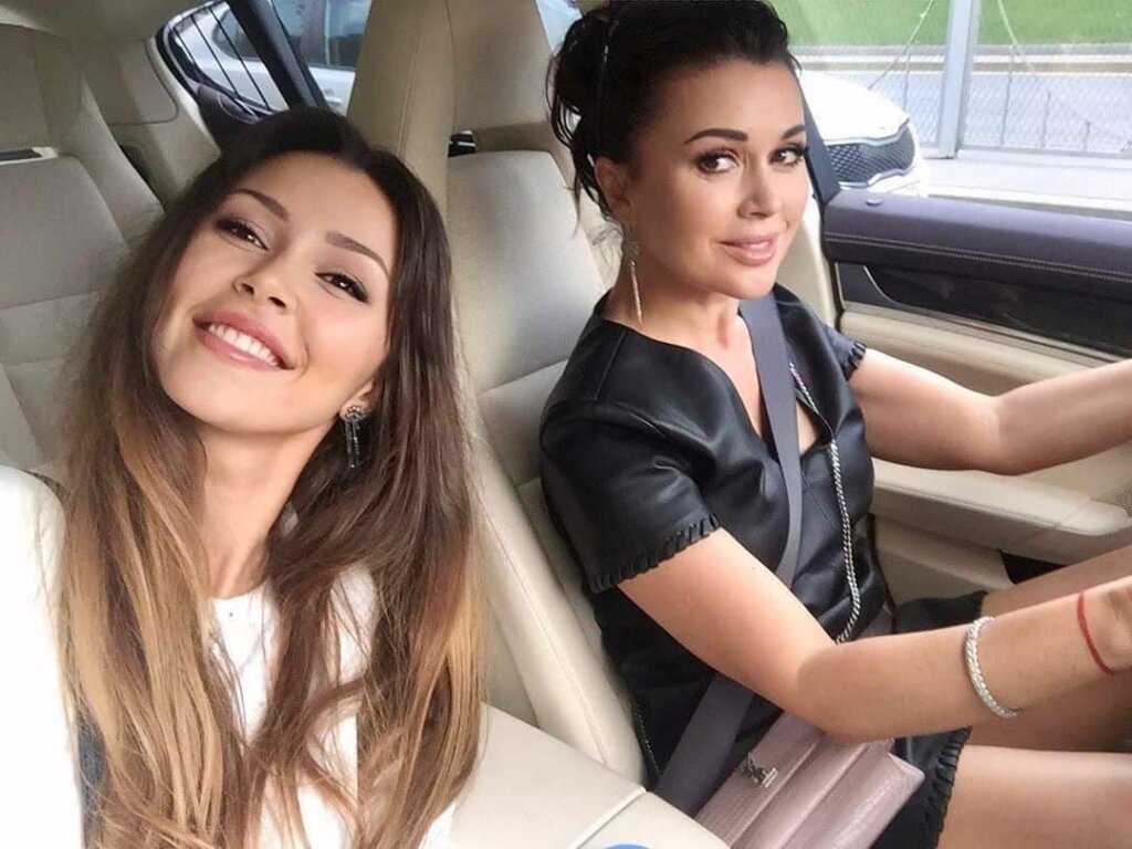 Дочь тяжелобольной Анастасии Заворотнюк рассказала о проблемах со здоровьем