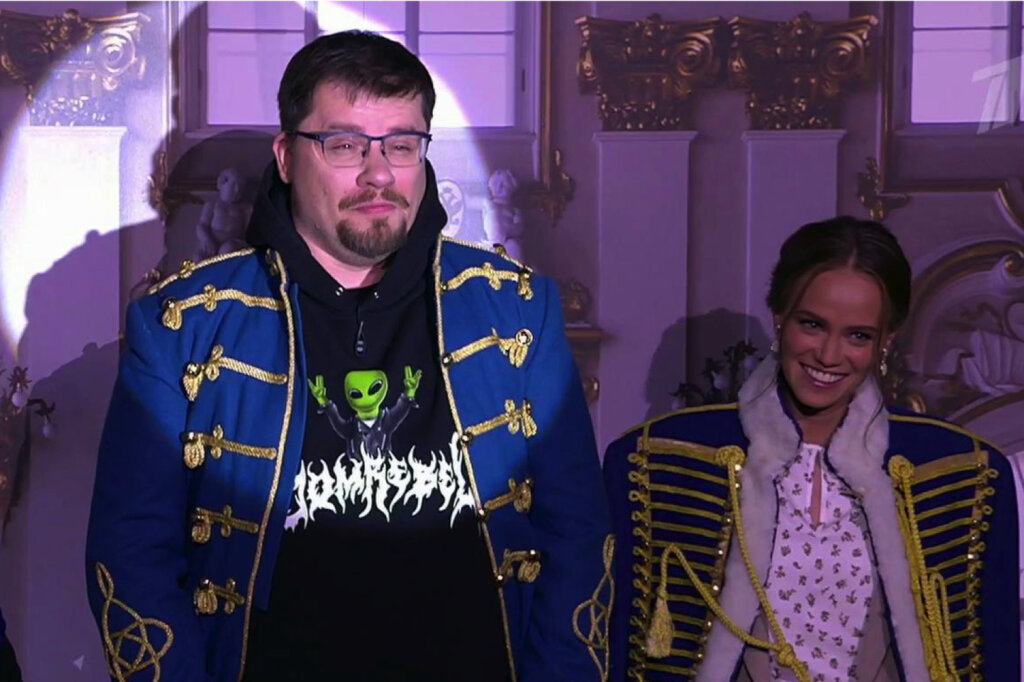 Жених и невеста: Гарик Харламов светится от счастья рядом с красавицей-актрисой