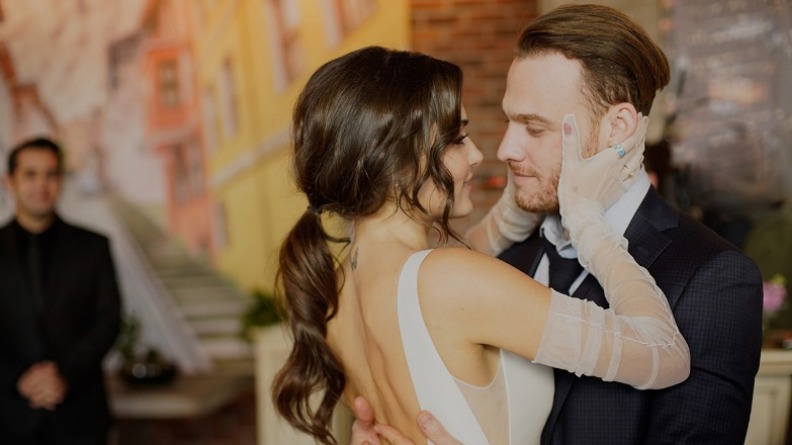 Керем Бюрсин расскал о свадьбе с Ханде Эрчел