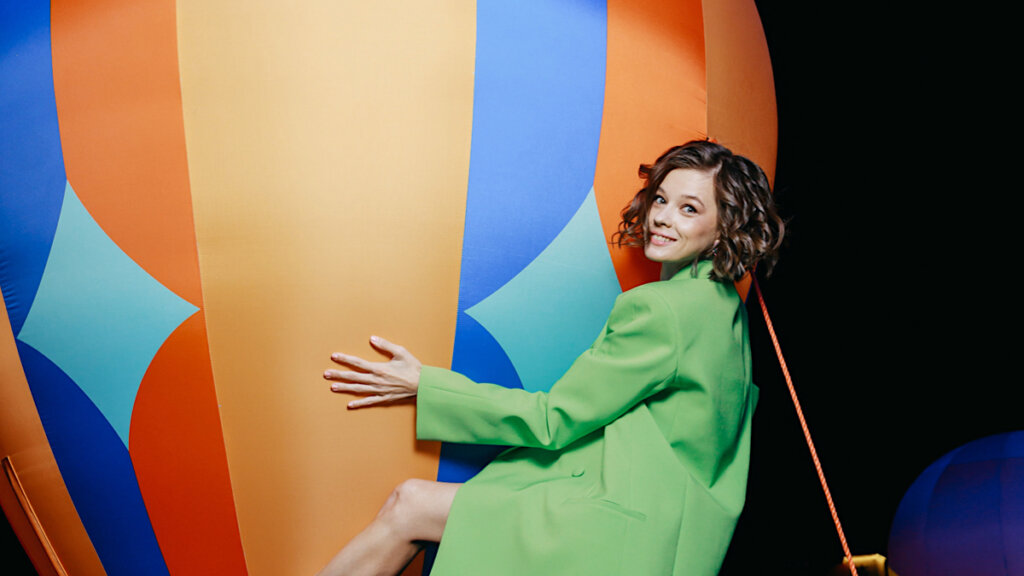 Горбачева в прозрачной юбке, Бондарчук в рюшах, Шпица с голыми ногами: артистки свели с ума Сочи