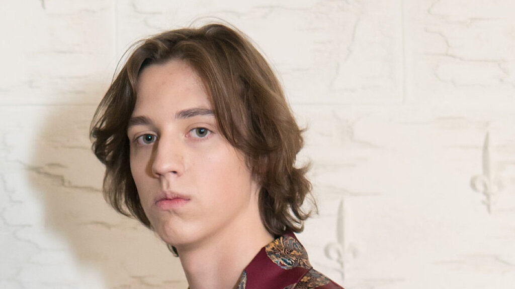 Нет высшего образования, копит деньги на квартиру, встретил любовь в Сети: Как живет звезда сериала «Ивановы-Ивановы» Алексей Лукин