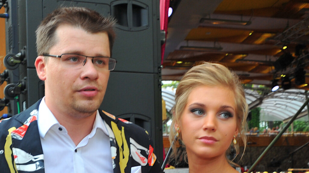 Рустам Солнцев раскритиковал Гарика Харламова из-за пренебрежительного отношения к Асмус