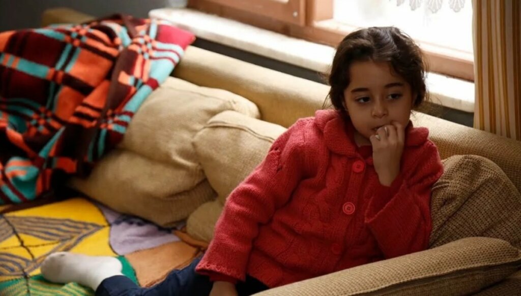 Маленькую звезду сериала «Моя мама» затравили в социальных сетях из-за новых фотографий