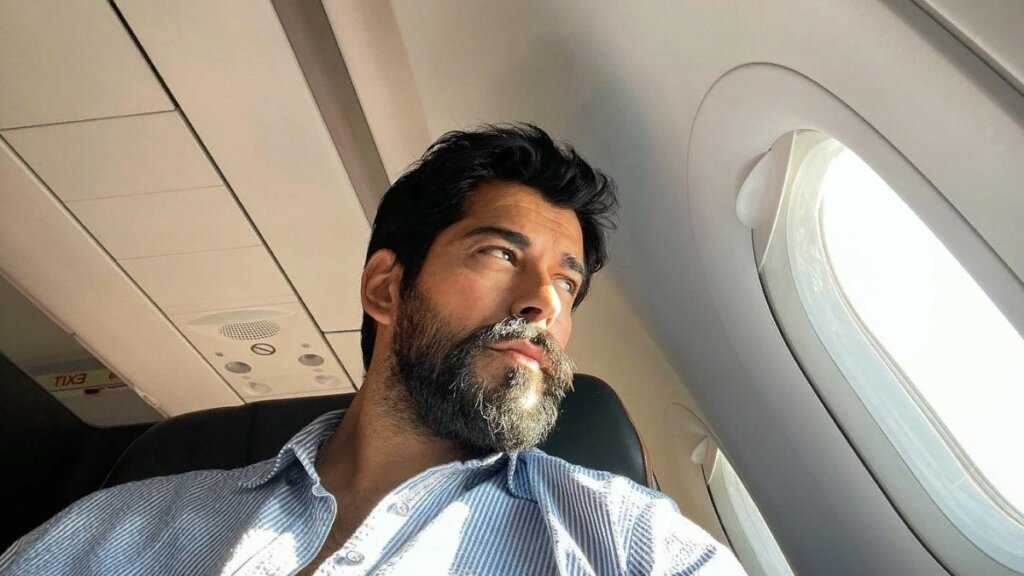 Бурак Озчивит прилетел в Москву (фото)