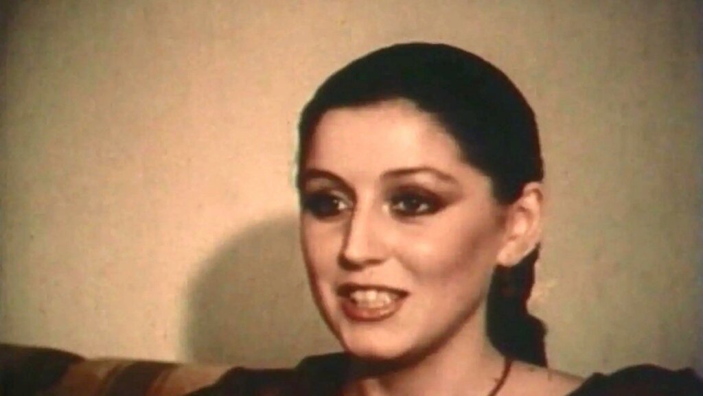 Что случилось с красавицей Эльвирой Зубковой: соблазнительница из «ТАСС уполномочен заявить» вышла замуж и пропала