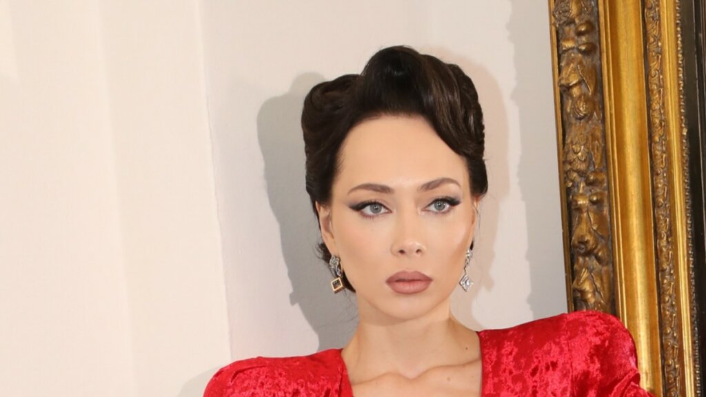 Настасья Самбурская отчитала женатого ухажера