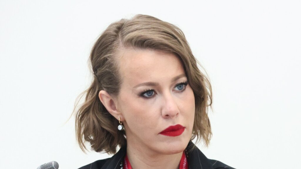 Ксения Собчак всплакнула на первой линейке сына Платона