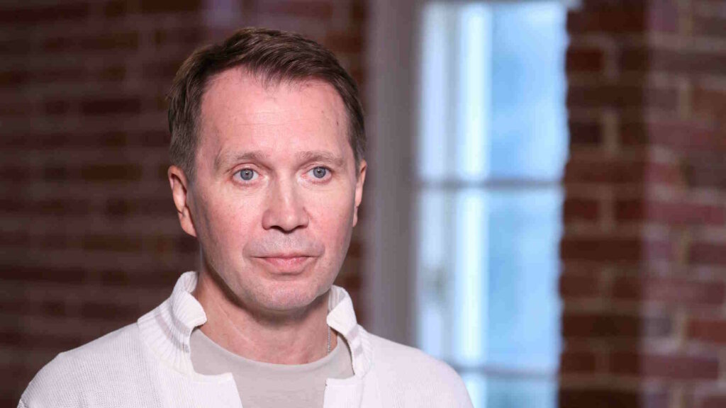 Евгению Миронову сделали операцию на позвоночнике