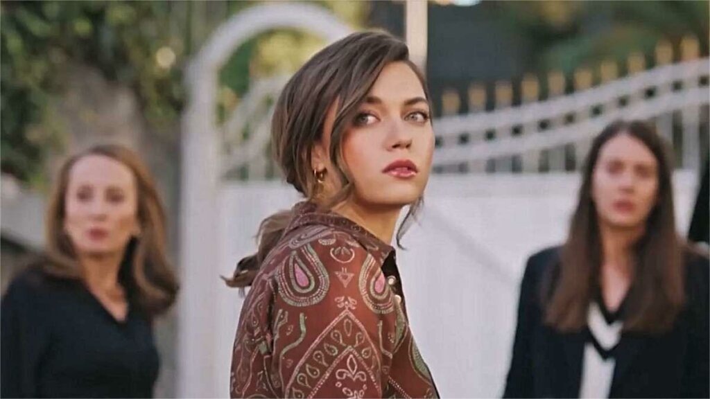 Возвращение в Ялы и новые украшения: вот что увидят зрители в финальных сериях «Зимородка»