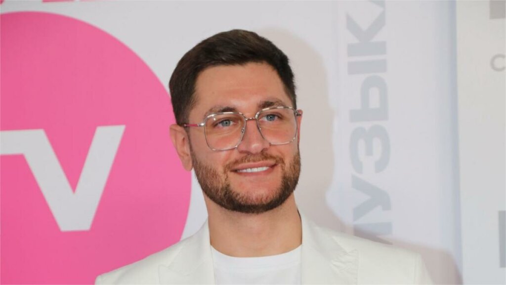 Актер Давид Манукян впервые стал отцом: первые фото из роддома