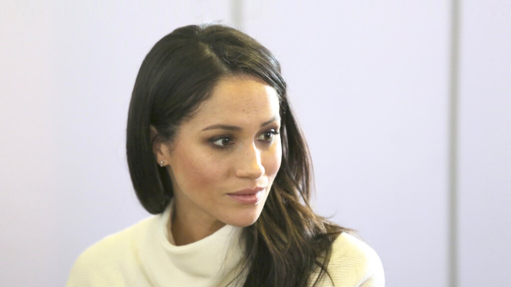 Меган Маркл подает истеричные сигналы в коротких шортах: вот что случилось