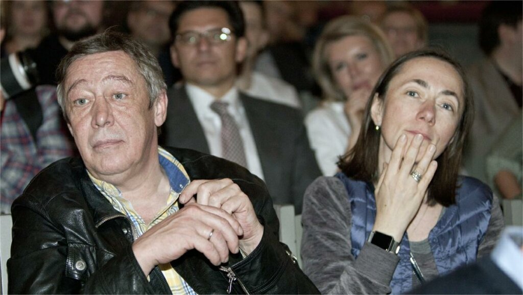 Снова холостой: Михаил Ефремов и Софья Кругликова развелись после 23 лет брака