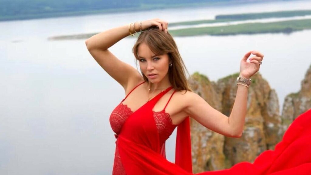 Разведенная Полина Диброва похвасталась дорогостоящим кольцом: «Приятно получать»