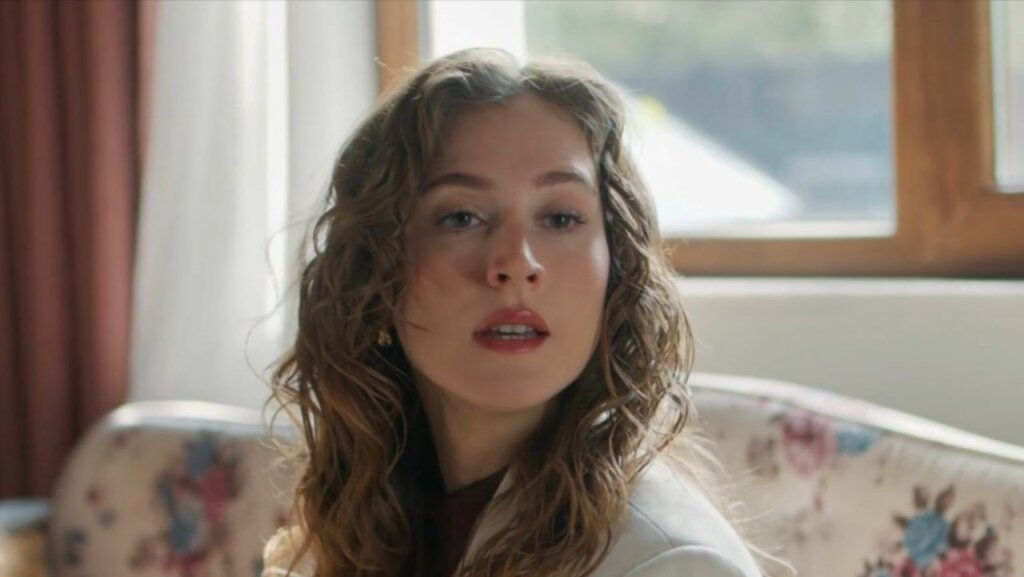 Беррак заберет дочерей: Анонс 13 серии турецкого сериала «Розы и грехи»