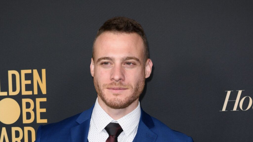 Снова свободен: Керем Бюрсин расстался с возлюбленной