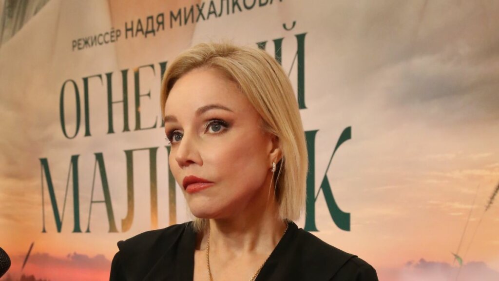60-летнюю Марину Зудину сравнили с Пугачевой из-за подозрений в новой пластике