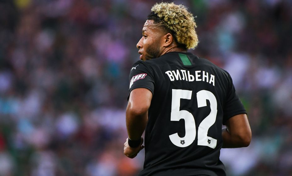 Героем матча стал полузащитник «быков» Тринидаде де Вильена Тонни Эмилио. Фото: РПЛ