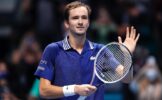 Медведев стал первым полуфиналистом Итогового турнира ATP
