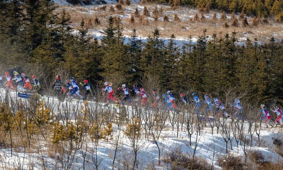 Олимпийская лыжная трасса на Олимпиаде-2022 оказалась коварной. Фото: Global Look Press