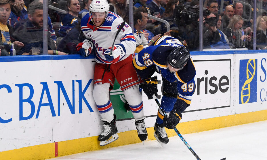 Иван Барбашев, хоккей