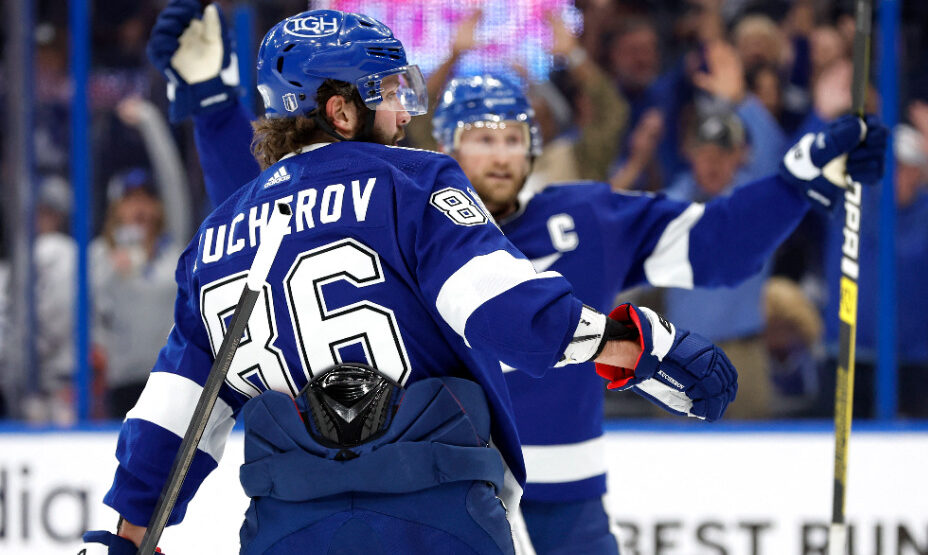 Никита Кучеров, хоккей