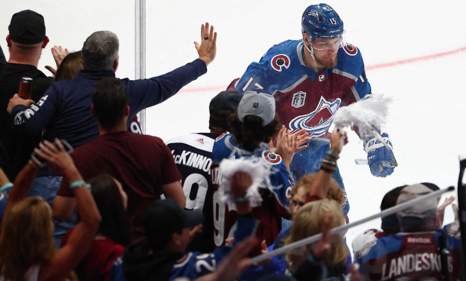 Валерий Ничушкин впервые в карьере стал обладателем Кубка Стэнли. Фото: Reuters