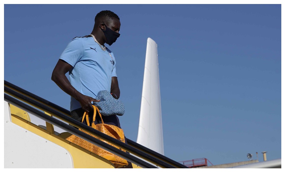 Защитник «Манчестер Сити» Бенжамен Менди, обвиняемый в изнасилованиях, сидел в тюрьме, а потом освободился под залог. Фото: Global Look Press