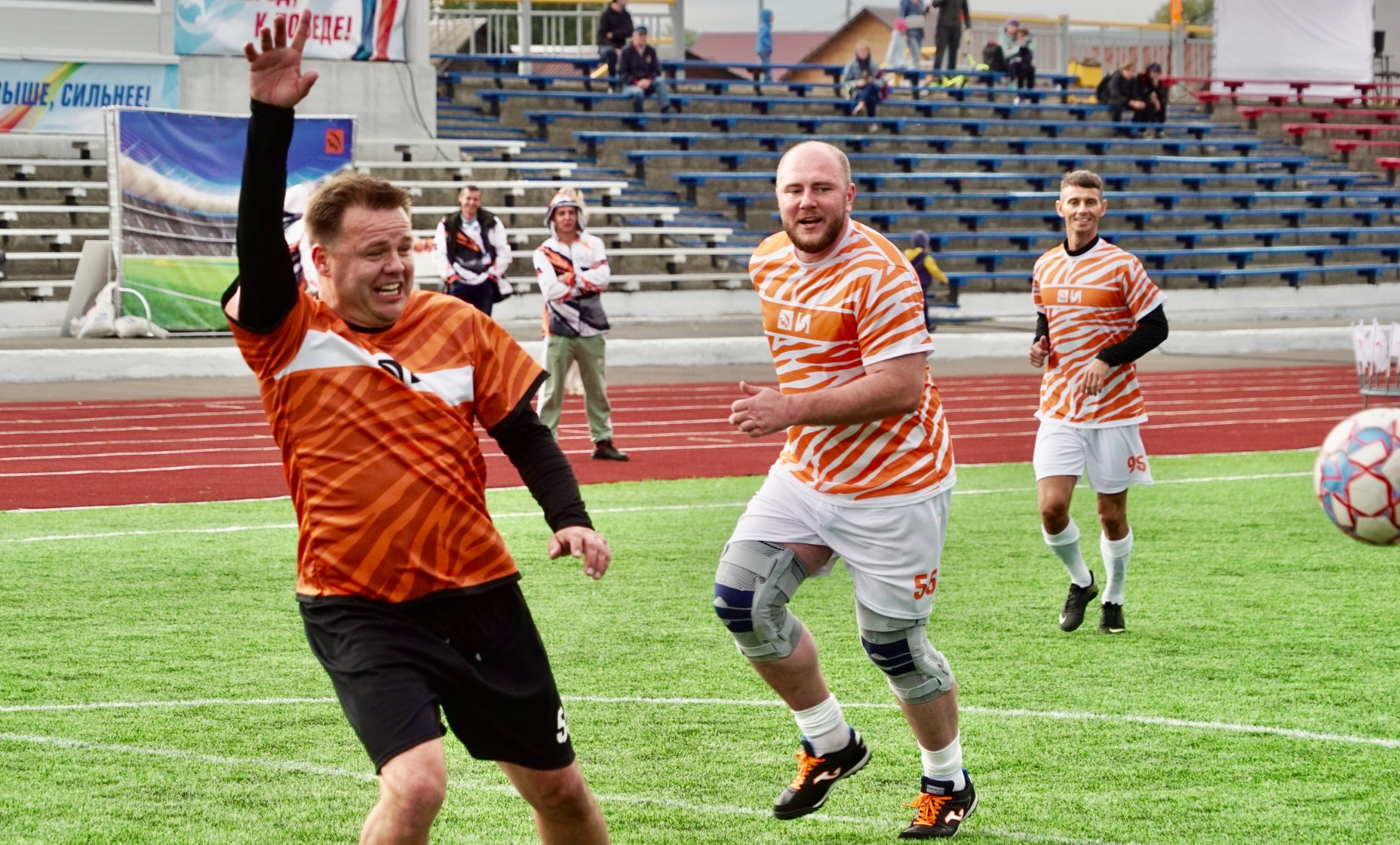 Руслан Пименов и другие звезды РФС участвуют в программе популяризации футбола. Фото: РФС