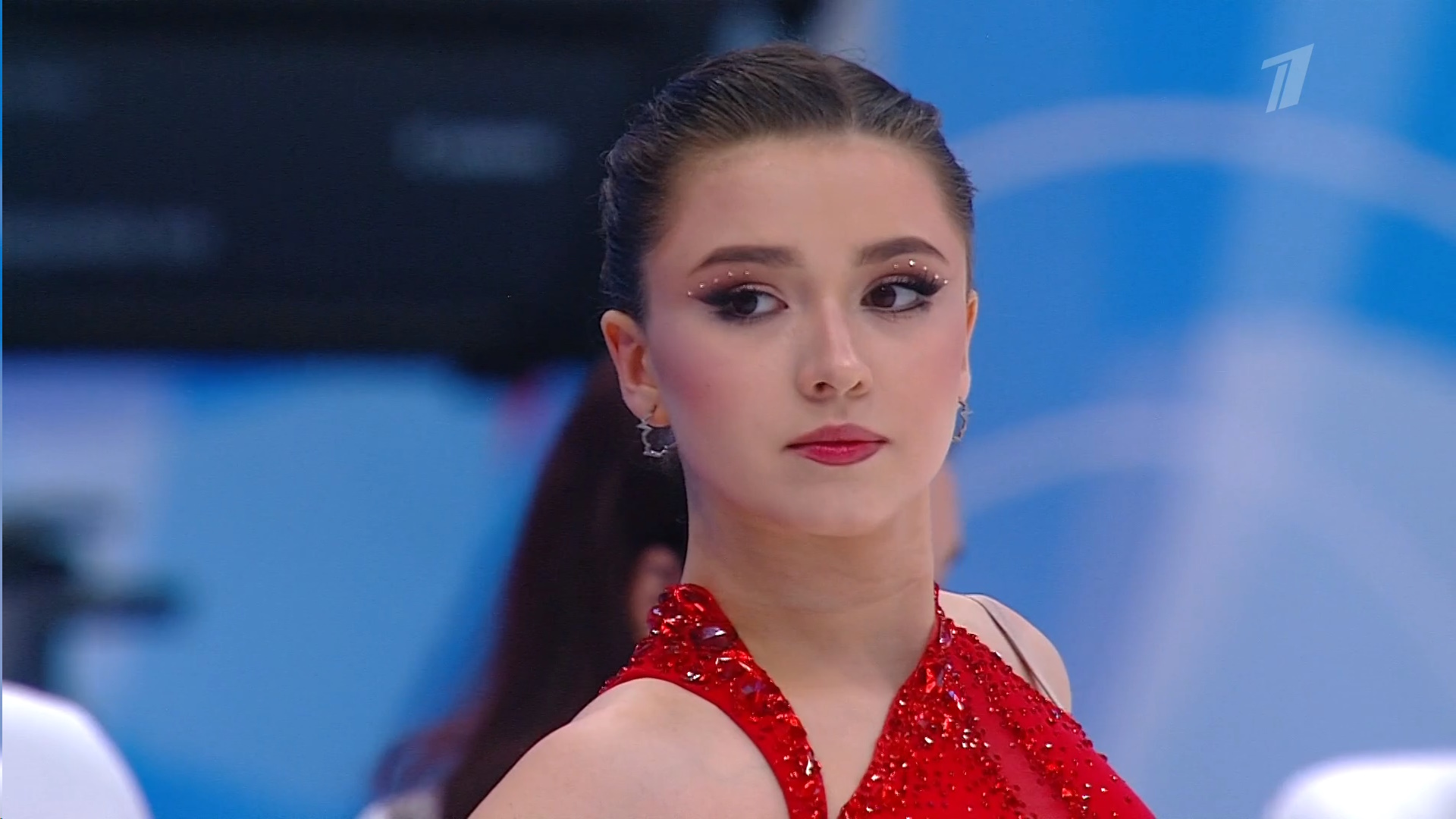 Камила Валиева перед стартом короткой программы на Гран-При России в Москве. Фото: стоп-кадр прямого эфира 