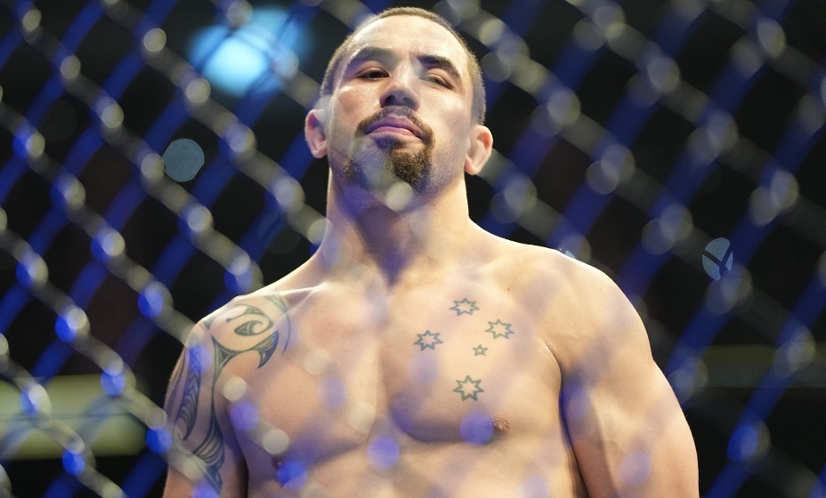 Уиттакер на фоне слухов об отмене боя с Чимаевым заявил готовности подраться в любое время. Фото: Global Look Press