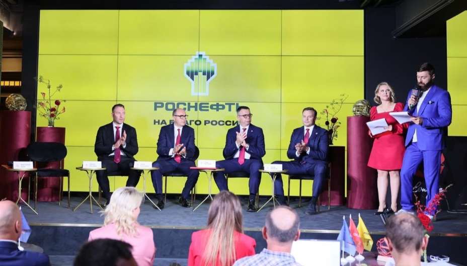 На Новом Арбате прошла презентация хоккейного клуба ЦСКА перед сезоном 2024/25. Фото: Соцсети ПХК ЦСКА