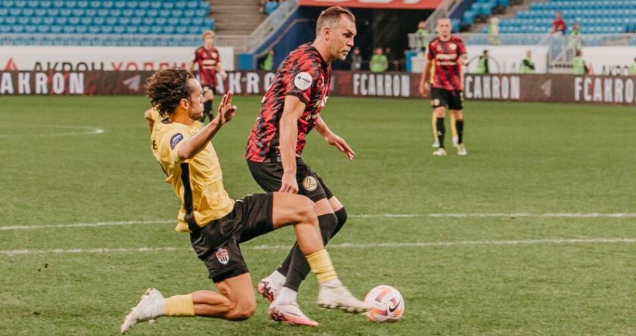 Конфликта с Дзюбой у Карпина нет, но и вызова в сборную тоже. Фото: Соцсети ФК «Акрон»