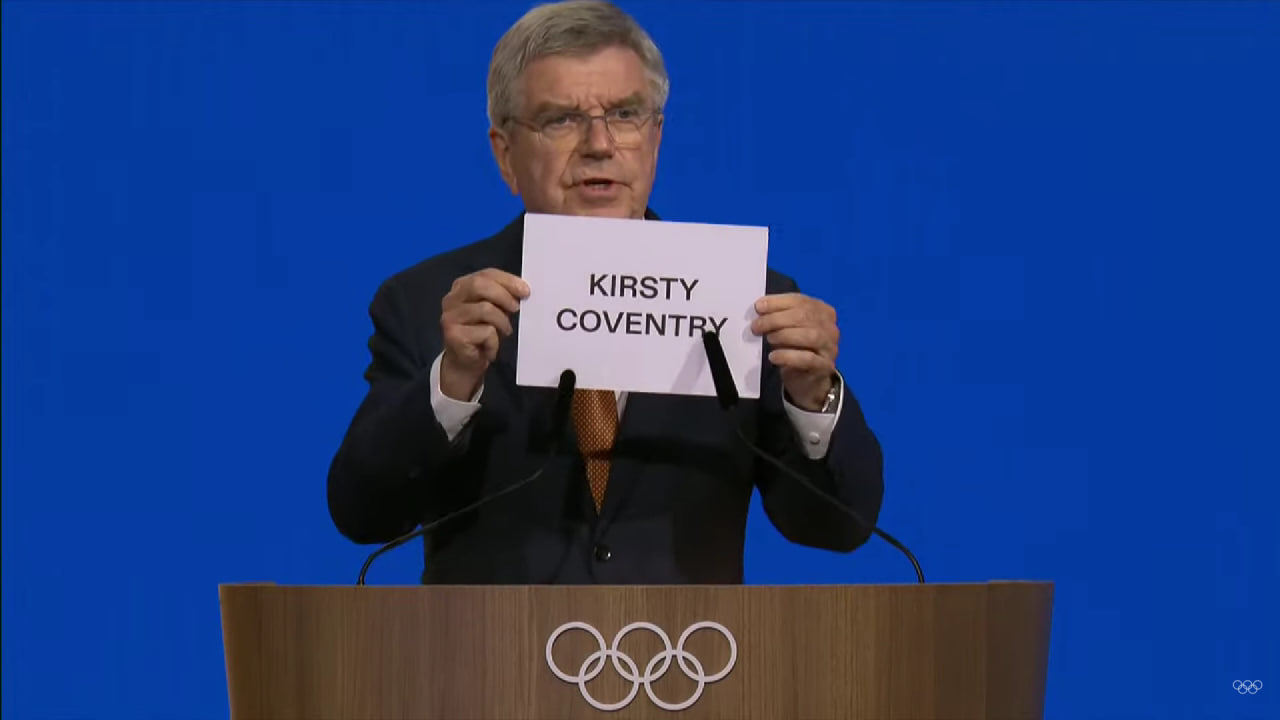 Томас Бах объявил Кирсти Ковентри новым главой МОК. Фото: REUTERS