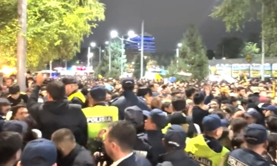 Давка в Астане преде ЛЧ, фото снимок экрана